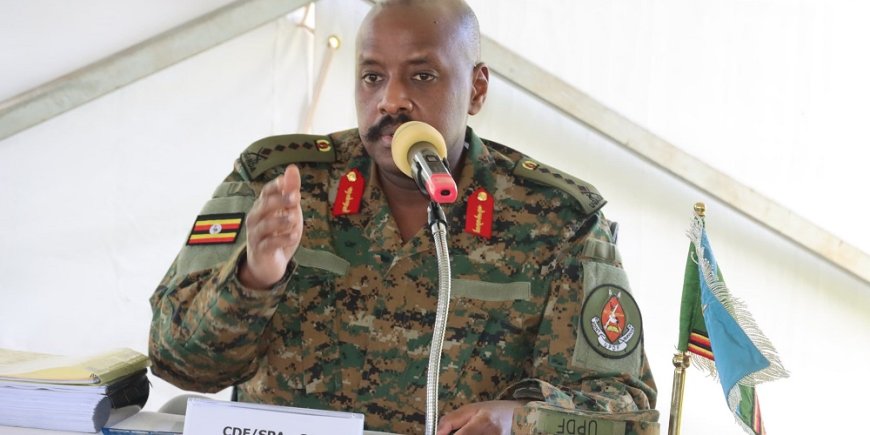 Umugaba mukuru w'ingabo za Uganda Gen Muhoozi yategetse abapolisi gukaza umutekano wa Ambasade ya Kenya